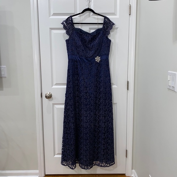 JS Collections Dresses & Skirts - Js collections metallic blue lace overlay gown